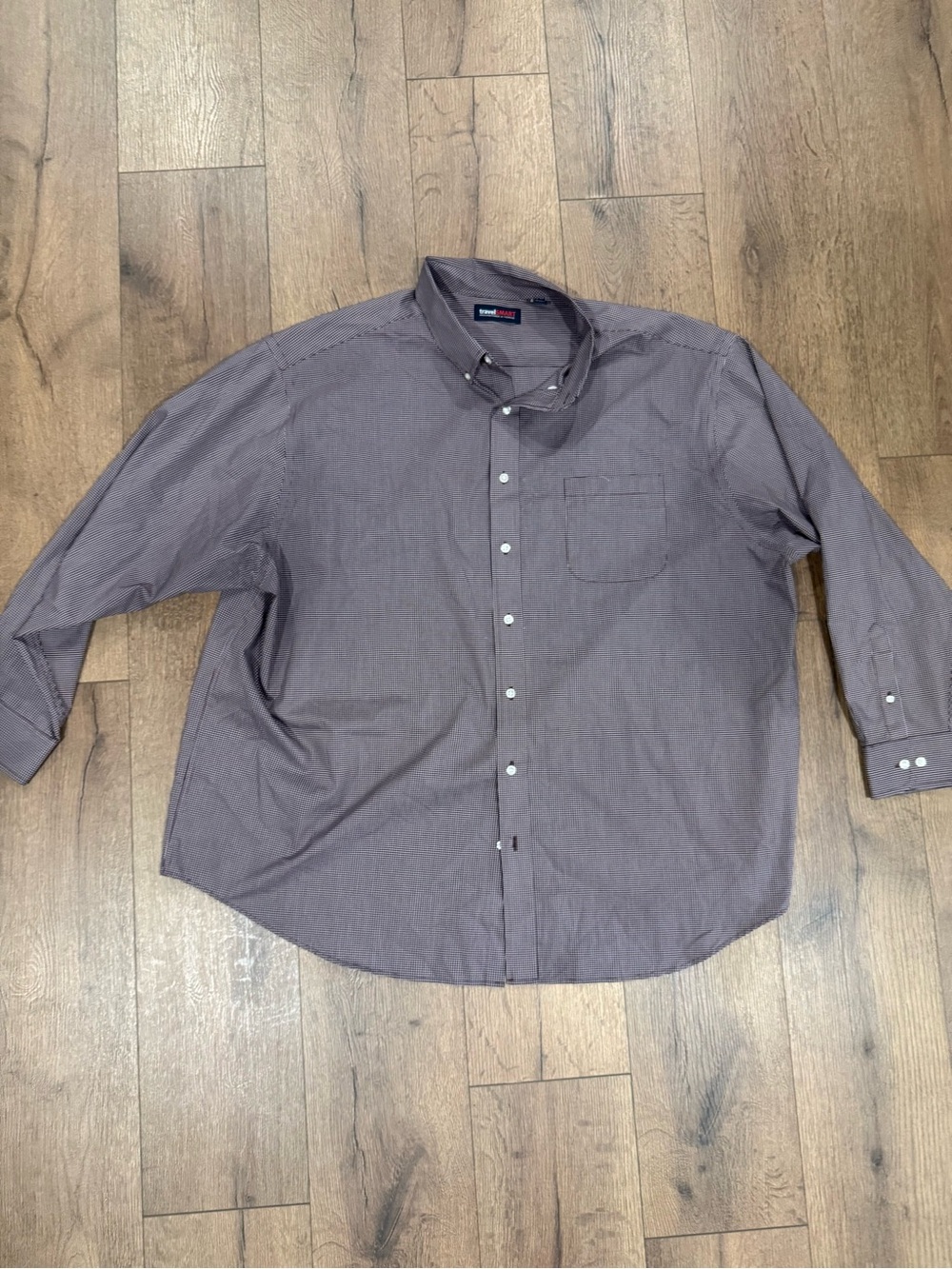 Roundtree & Yorke Men’s purple Button-Down Shirt